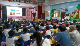 學(xué)急救知識、保生命安全                              —藍(lán)天學(xué)校急救培訓(xùn)