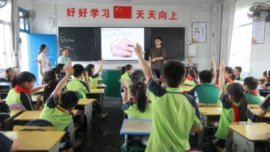 中醫(yī)小課堂進(jìn)校園：以傳統(tǒng)醫(yī)學(xué)為紐帶，傳承國(guó)粹文化